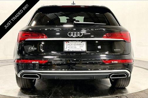 Mythos Black Metallic 2024 Audi Q5 45 S line quattro Premium