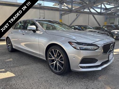 2018 Volvo S90 T5 Momentum