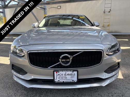 2018 Volvo S90 T5 Momentum