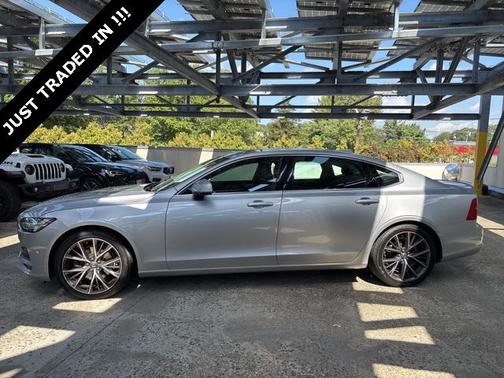 2018 Volvo S90 T5 Momentum