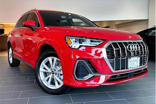 2025 Audi Q3 Premium 45 TFSI S line quattro Tiptronic