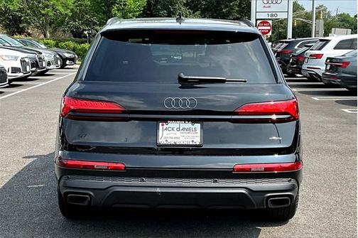 2025 Audi Q7 45 Premium