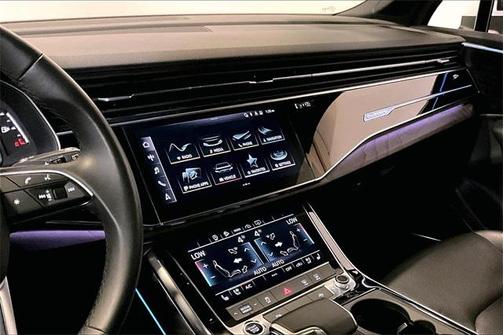 2022 Audi Q7 45 Premium Plus
