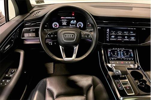 2022 Audi Q7 45 Premium Plus