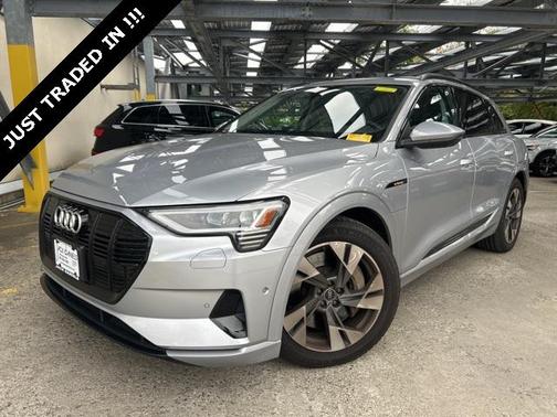 2022 Audi e-tron Premium