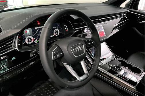 2025 Audi Q7 55 Premium Plus