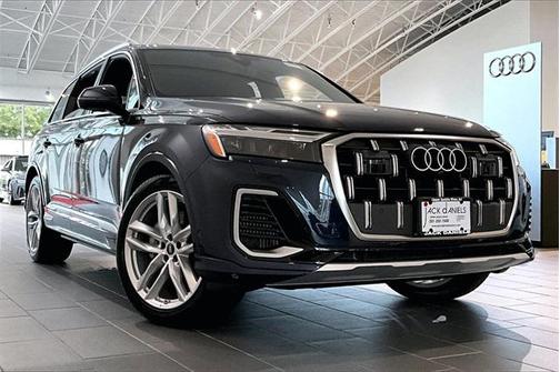 2025 Audi Q7 55 Premium Plus