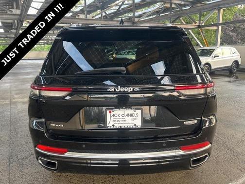 2022 Jeep Grand Cherokee Summit