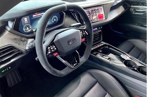 2025 Audi RS e-tron GT performance