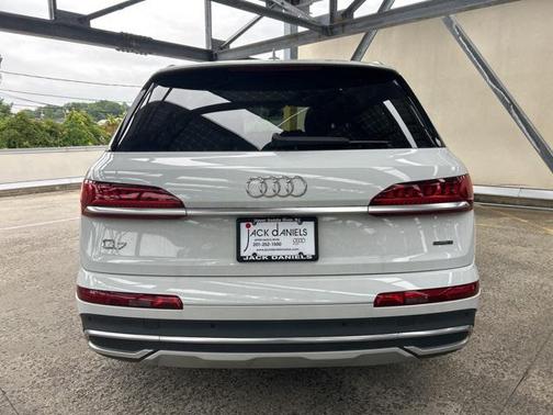2022 Audi Q7 55 Premium