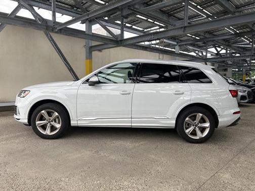 2022 Audi Q7 55 Premium