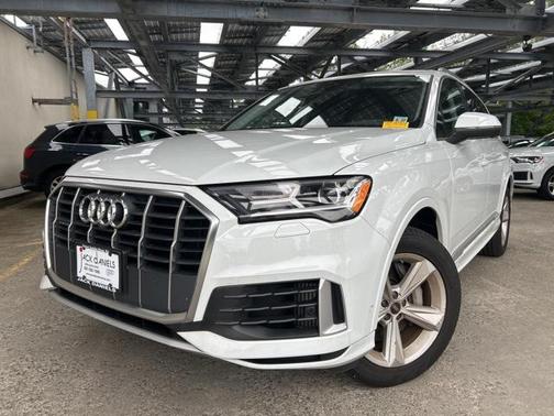 2022 Audi Q7 55 Premium