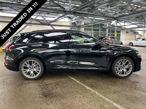 2021 Audi e-tron Prestige
