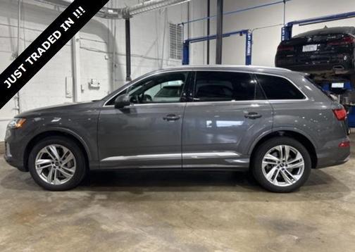 2021 Audi Q7 45 Premium Plus