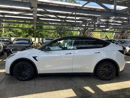 2023 Tesla Model Y Long Range Dual Motor All-Wheel Drive