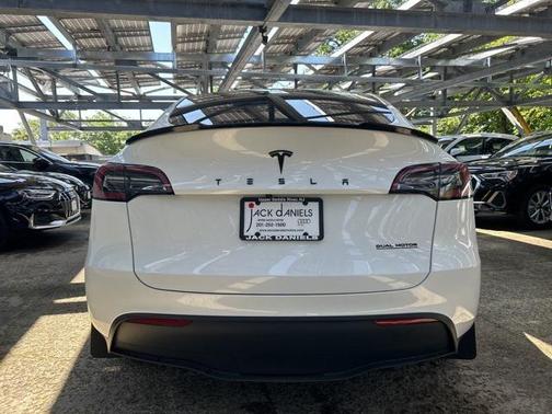 2023 Tesla Model Y Long Range Dual Motor All-Wheel Drive