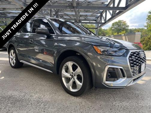 2022 Audi Q5 45 S line Premium Plus