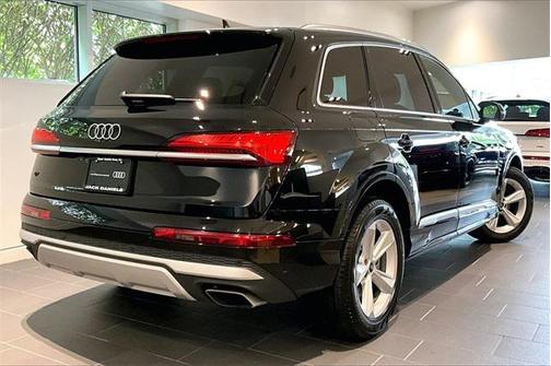 2025 Audi Q7 Premium 55 TFSI quattro Tiptronic