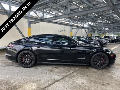 2019 Porsche Panamera 4