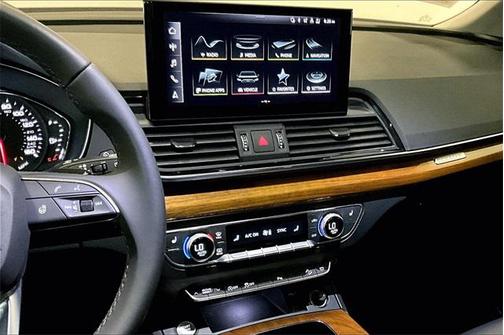 2022 Audi Q5 45 S line Premium