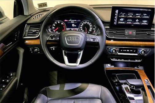 2022 Audi Q5 45 S line Premium