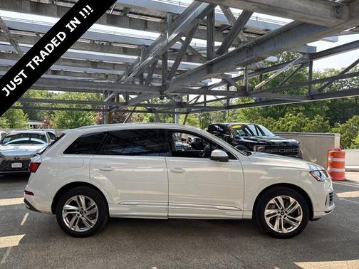 2023 Audi Q7 55 Premium Plus