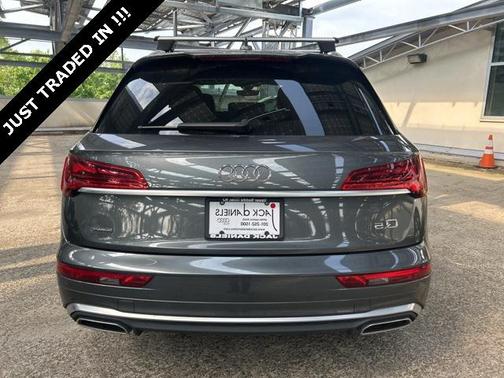 2022 Audi Q5 45 S line Prestige