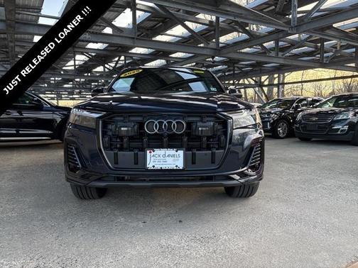 2025 Audi Q7 Premium 45 TFSI quattro Tiptronic