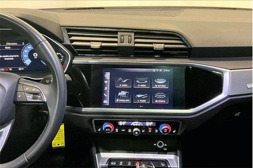 2022 Audi Q3 40 Premium