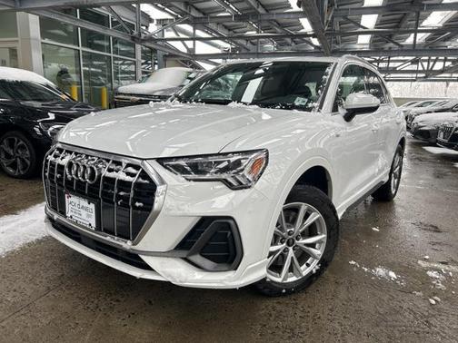 2025 Audi Q3 Premium 45 TFSI S line quattro Tiptronic
