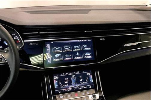 2022 Audi Q7 45 Premium
