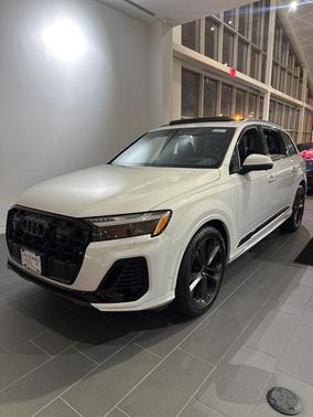 2025 Audi Q7 55 Prestige