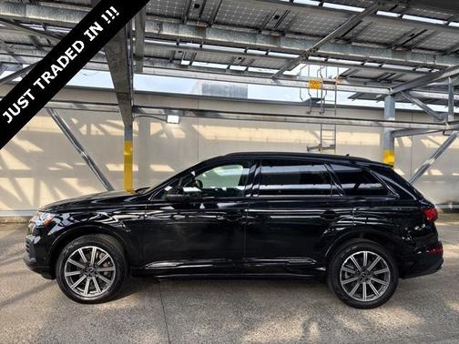 2023 Audi Q7 45 Premium Plus