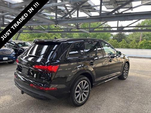2023 Audi Q7 45 Premium Plus