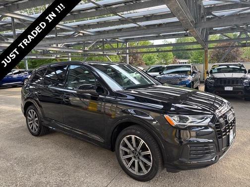 2023 Audi Q7 45 Premium Plus