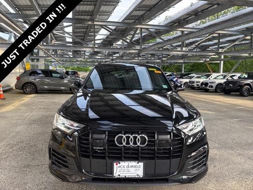 2023 Audi Q7 45 Premium Plus