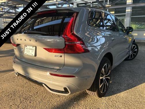 2024 Volvo XC60 B5 Plus Dark Theme