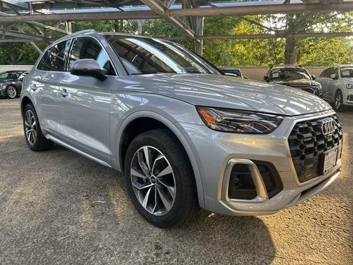 2022 Audi Q5 45 S line Premium Plus