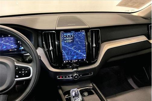 2022 Volvo XC60 B5 Inscription
