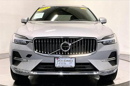 2022 Volvo XC60 B5 Inscription