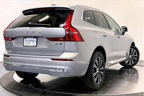 2022 Volvo XC60 B5 Inscription