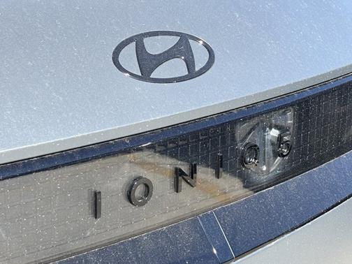2025 Hyundai IONIQ 5 SEL