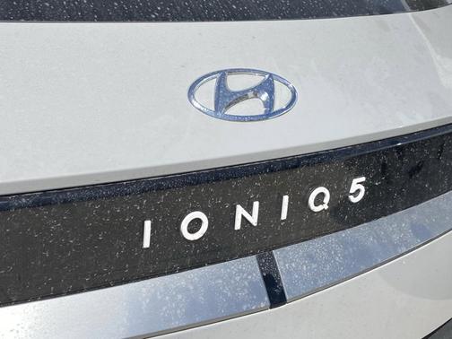 2024 Hyundai IONIQ 5 SE