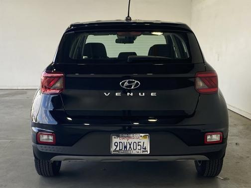 2023 Hyundai VENUE SE