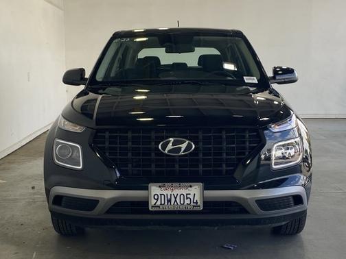 2023 Hyundai VENUE SE