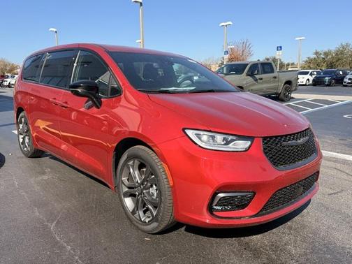 2026 Chrysler Pacifica L