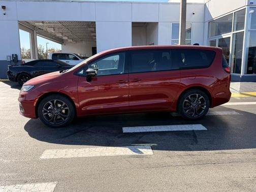2026 Chrysler Pacifica L