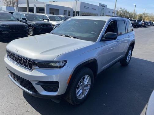 2025 Jeep Grand Cherokee Laredo