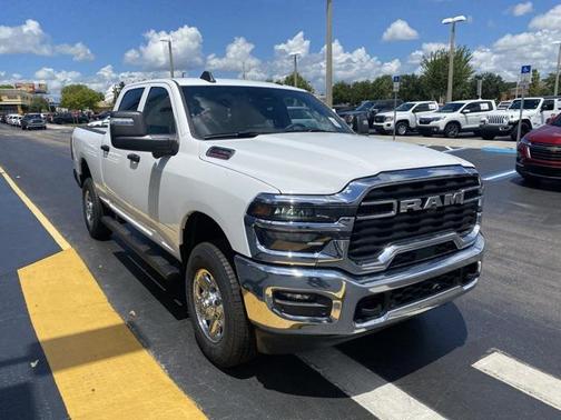 2025 RAM 2500 Tradesman Crew Cab 4x4 6'4' Box
