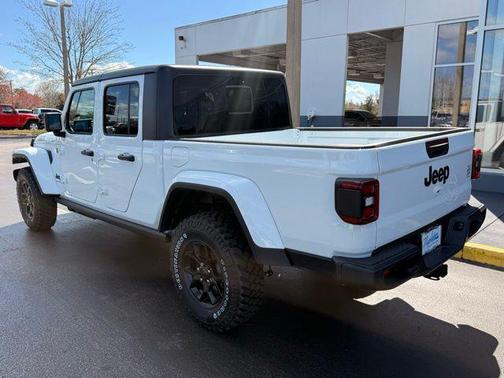 2026 Jeep Gladiator Willys 4x4